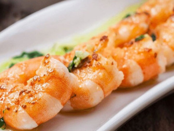 Cứ nghĩ vỏ tôm là "kho canxi", chuyên gia chỉ ra phần bổ dưỡng hơn lại không phải ở đó