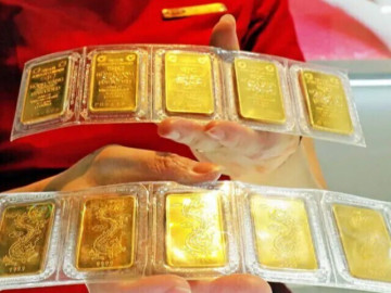 Giá vàng hôm nay 10/8: Vững vàng trên mốc 4.300 USD/ounce