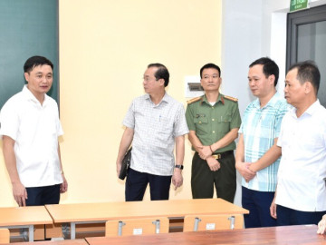Hình ảnh bên trong phòng thi nơi học sinh chuyên Tuyên Quang thi lại tốt nghiệp