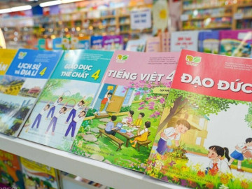Tin tức - Phụ huynh đỏ mắt không mua được sách giáo khoa, Nhà xuất bản nói gì?