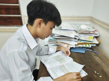 Nam sinh đạt 27,5 điểm lo lỡ ước mơ đại học, lý do khiến nhiều người rưng rưng