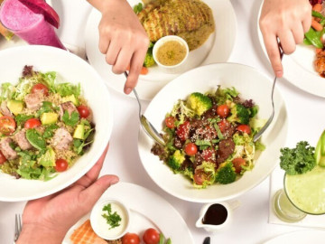 Nghỉ lễ dài ngày, ăn thế nào không tăng cân và "quá tải" chuyển hóa?