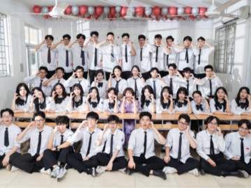 Một lớp có 93% học sinh SAT từ 1.500, 34 em IETLS từ 8.0, 17 suất du học quốc tế