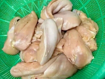TP Hà Nội yêu cầu làm rõ phản ánh thực phẩm "có mùi lạ" tại trường học