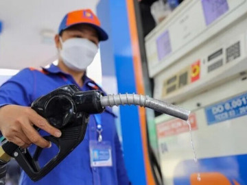 Giá xăng dầu hôm nay 30/9: Xuất khẩu hồi phục, giá dầu giảm mạnh