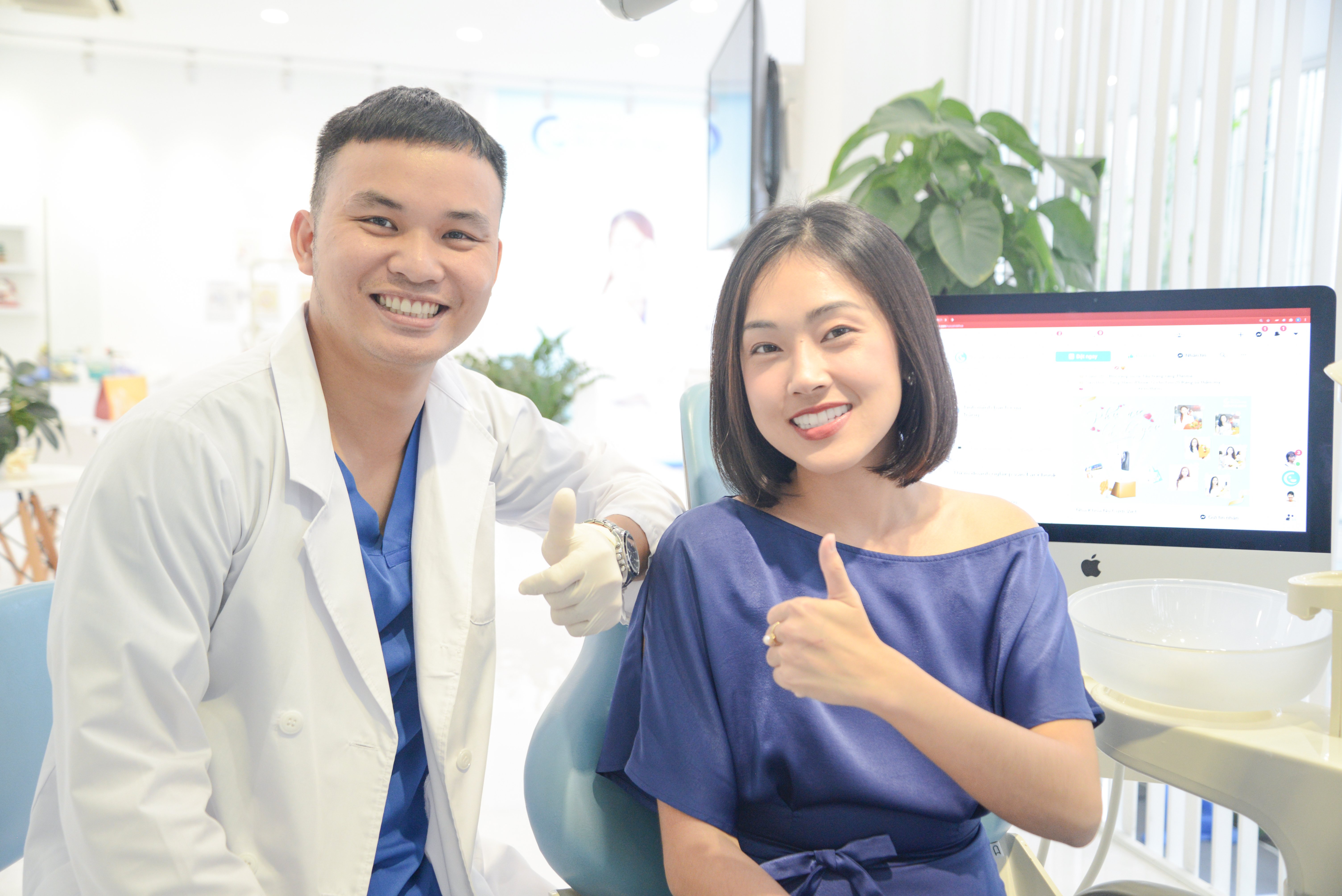 MC Misoa chụp ảnh lưu niệm cùng bác sĩ sau chuyến đi chơi kết hợp dịch vụ nha khoa thẩm mỹ tại Huế