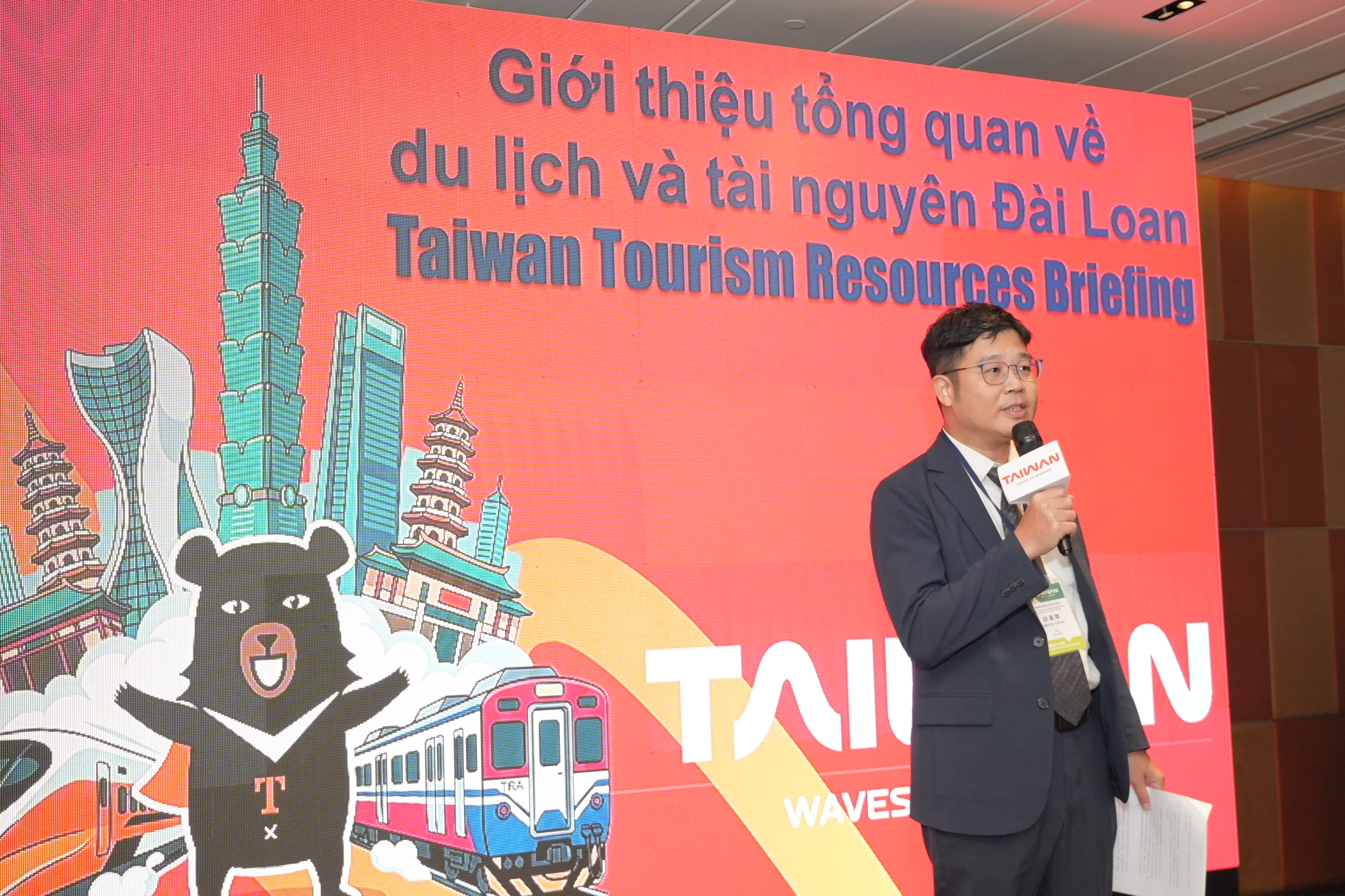 Ông Jerry Chiu (Khâu Trọng Vinh), Trưởng Đại diện Cục du lịch Đài Loan tại Việt Nam phát biểu tại Hội thảo. - Ảnh TTA