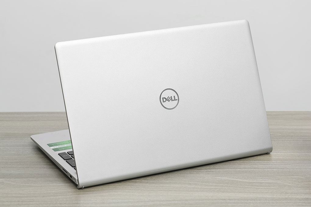 Dell Inspiron 15 3530 đại diện khá rõ cho nhóm máy phổ thông, ưu tiên sự quen thuộc và dễ tiếp cận với người dùng học tập, văn phòng.