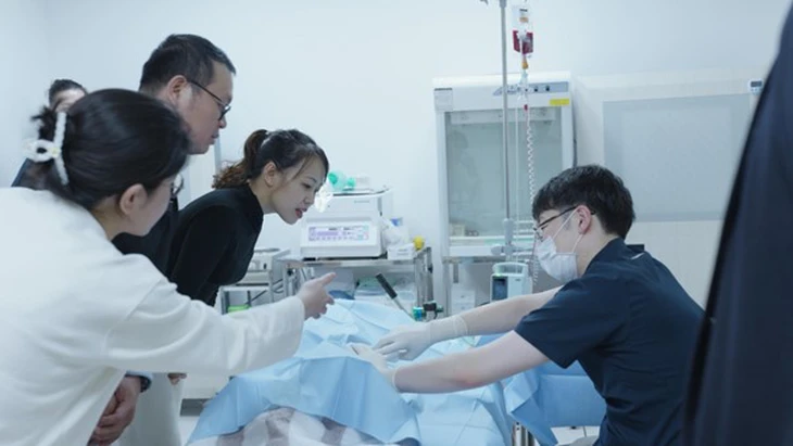 Trong quá trình điều trị sẽ luôn có bác sĩ túc trực đảm bảo an toàn