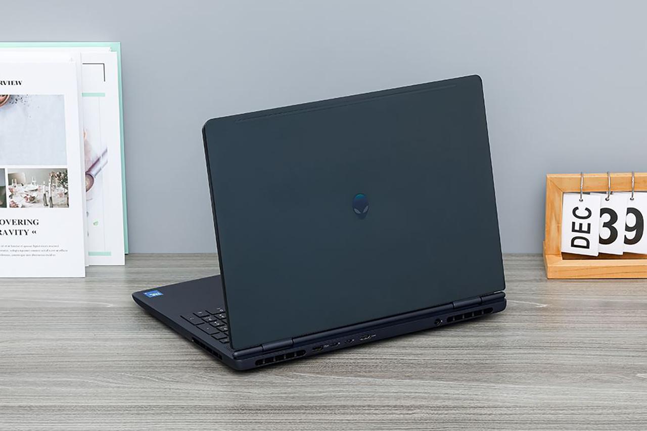 Alienware 16 Aurora thể hiện rõ định hướng hiệu năng cao, phù hợp với người dùng ưu tiên chơi game và tác vụ nặng.