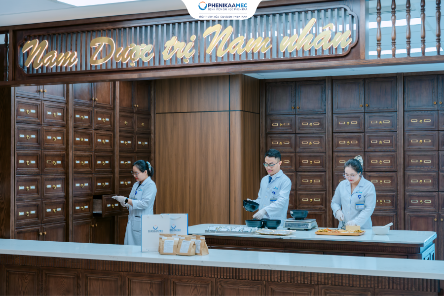 Người bệnh được bốc thuốc thang tùy theo thể trạng