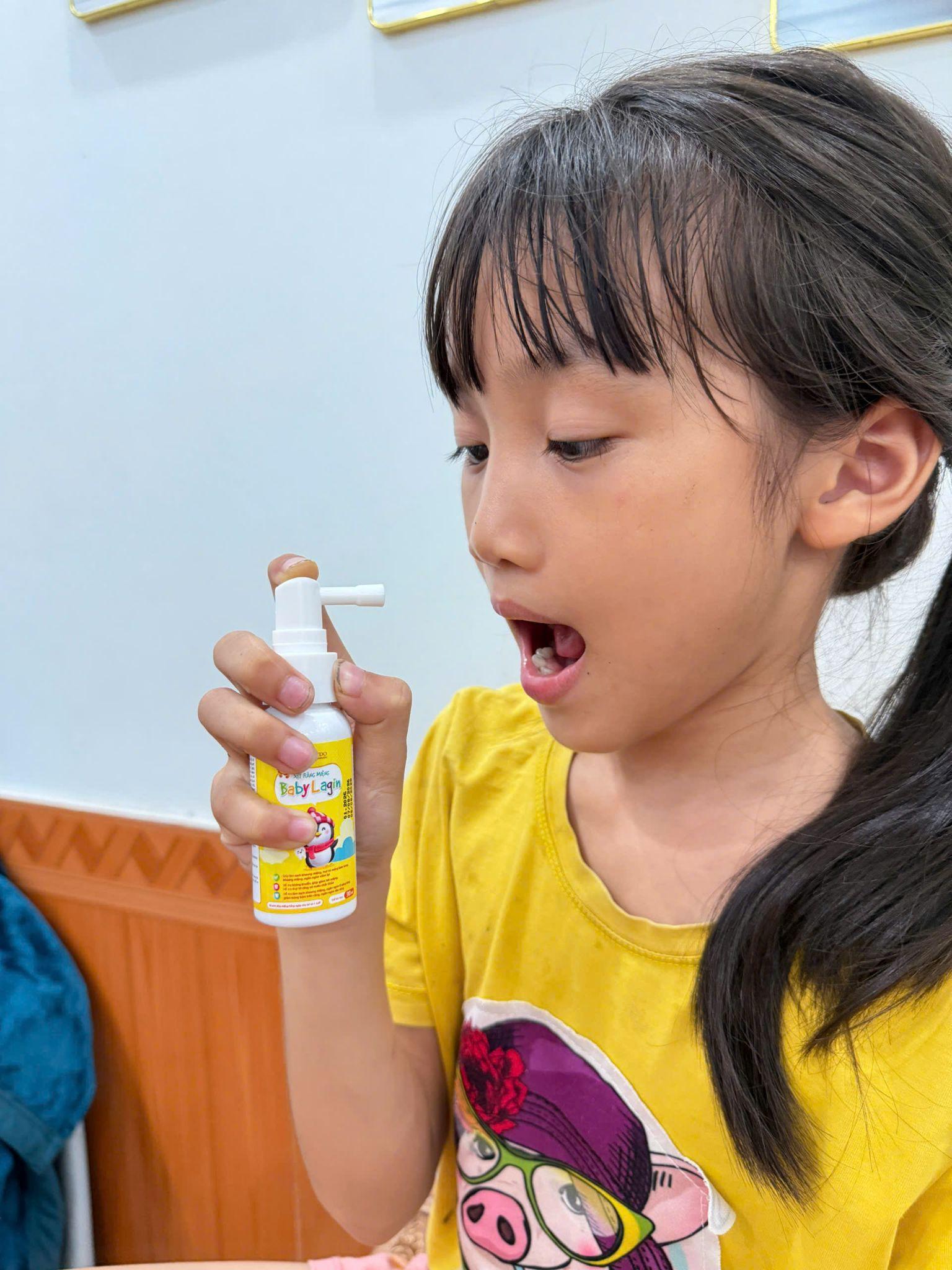Sản phẩm giúp bé làm sạch khoang miệng trong thời gian tập cách đánh răng cho chuẩn