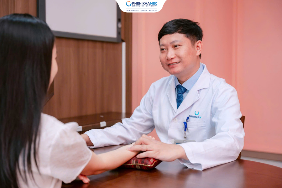 Người bệnh được thăm khám toàn diện cùng chuyên gia và xây dựng định hướng điều trị cá thể hóa