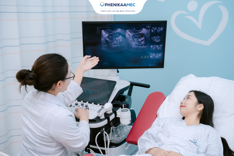 Hệ thống máy siêu âm công nghệ tiên tiến giúp bác sĩ đánh giá chức năng buồng trứng, tử cung