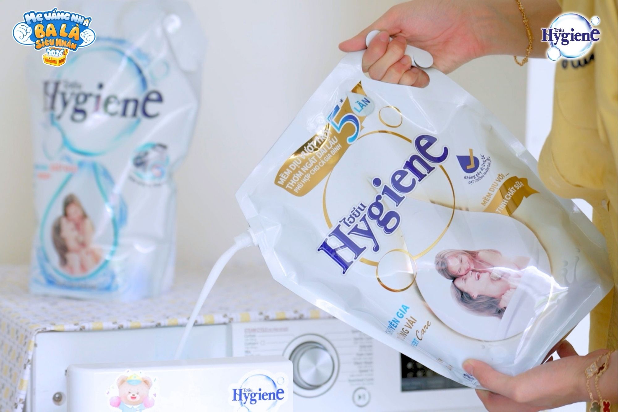 Ba Tuấn Dương rủ hai nhóc tỳ cùng “khui” bí mật sạch thơm cực đỉnh của mẹ Lucie - 4