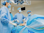 Sức khỏe - Đau bụng tưởng rối loạn tiêu hóa, cô gái 23 tuổi bất ngờ phát hiện xoắn buồng trứng