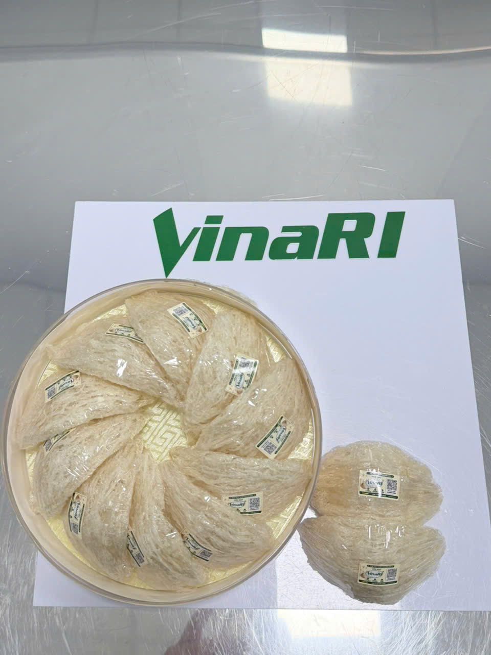 Cận cảnh sợi yến tinh chế sau công đoạn làm sạch và định hình.