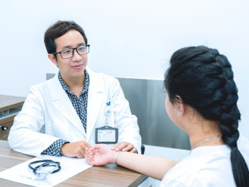 Nỗi lo con 'thấp nhất lớp' và sự thật về tiêm hormone tăng trưởng cho trẻ