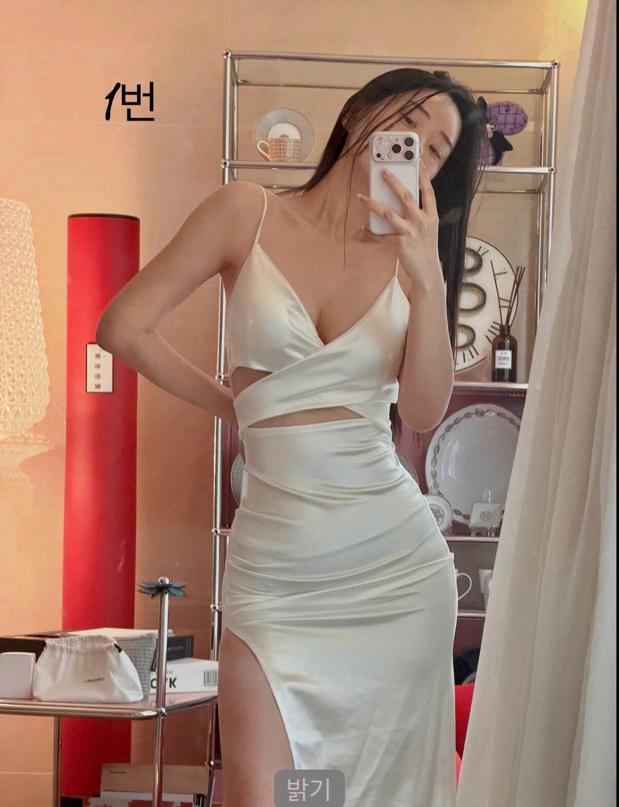Gu thời trang gợi cảm của Shin Jae Eun.