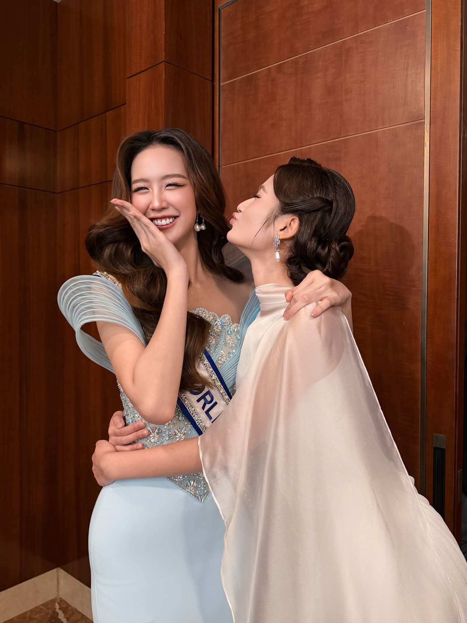 Hoa hậu Ý Nhi nhắn nhủ đầy ngọt ngào đến Bảo Ngọc trước thềm Chung kết Miss World 2026.