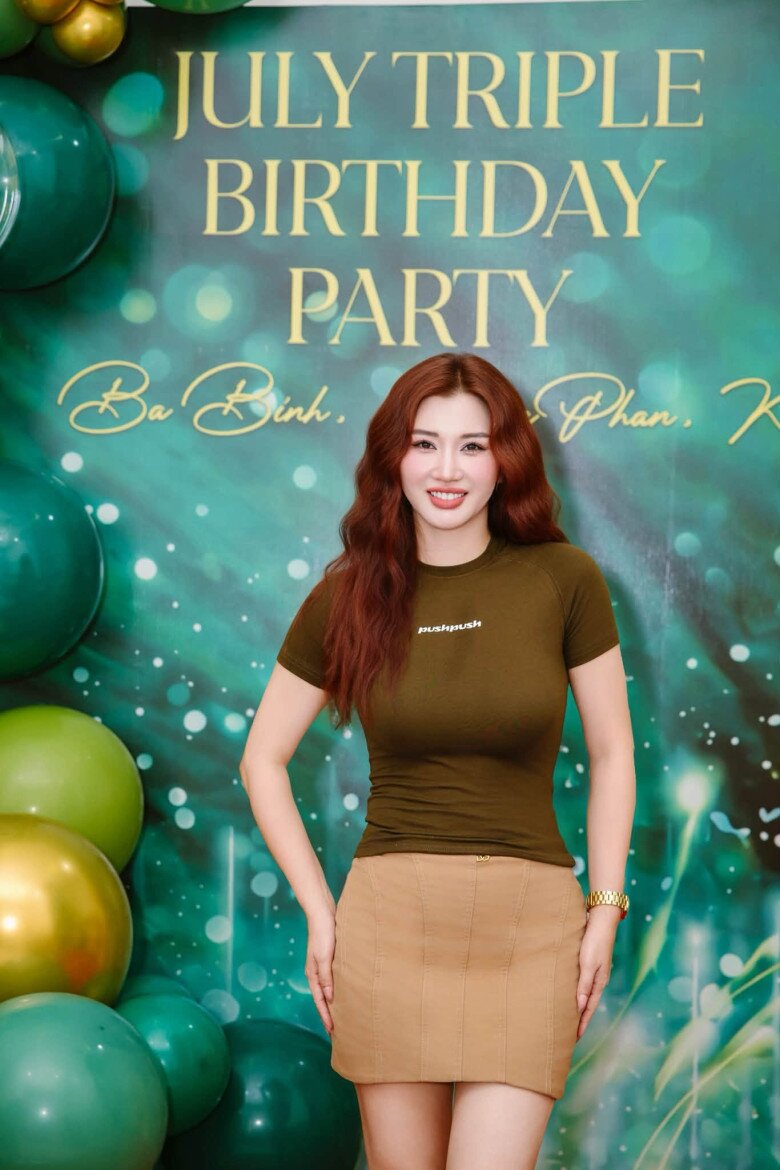 Nhan sắc xinh đẹp của vợ Akira Phan.