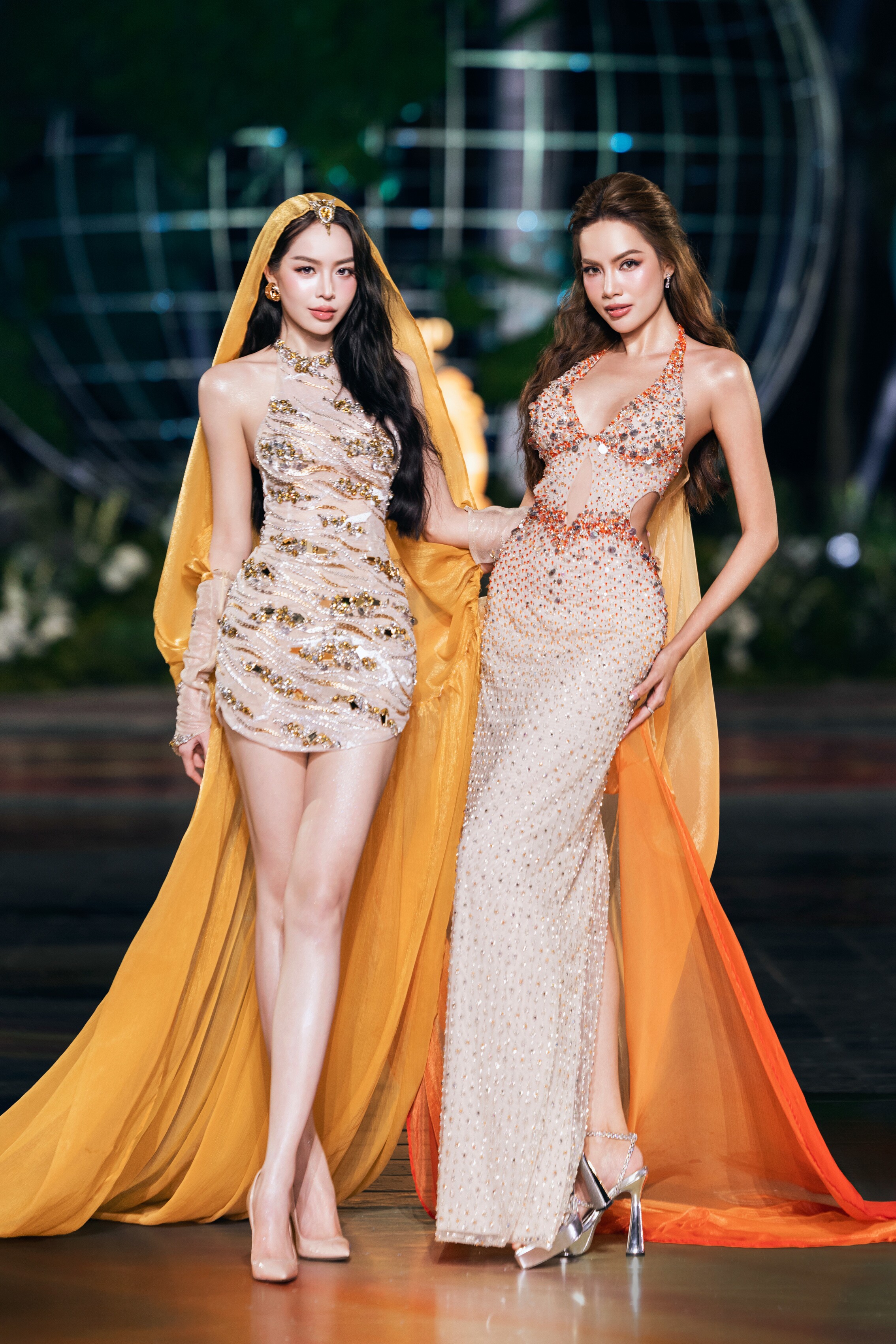 Hoa hậu Thanh Thủy và Hoa hậu Lê Hoàng Phương đọ sắc bất phân thắng bại.
