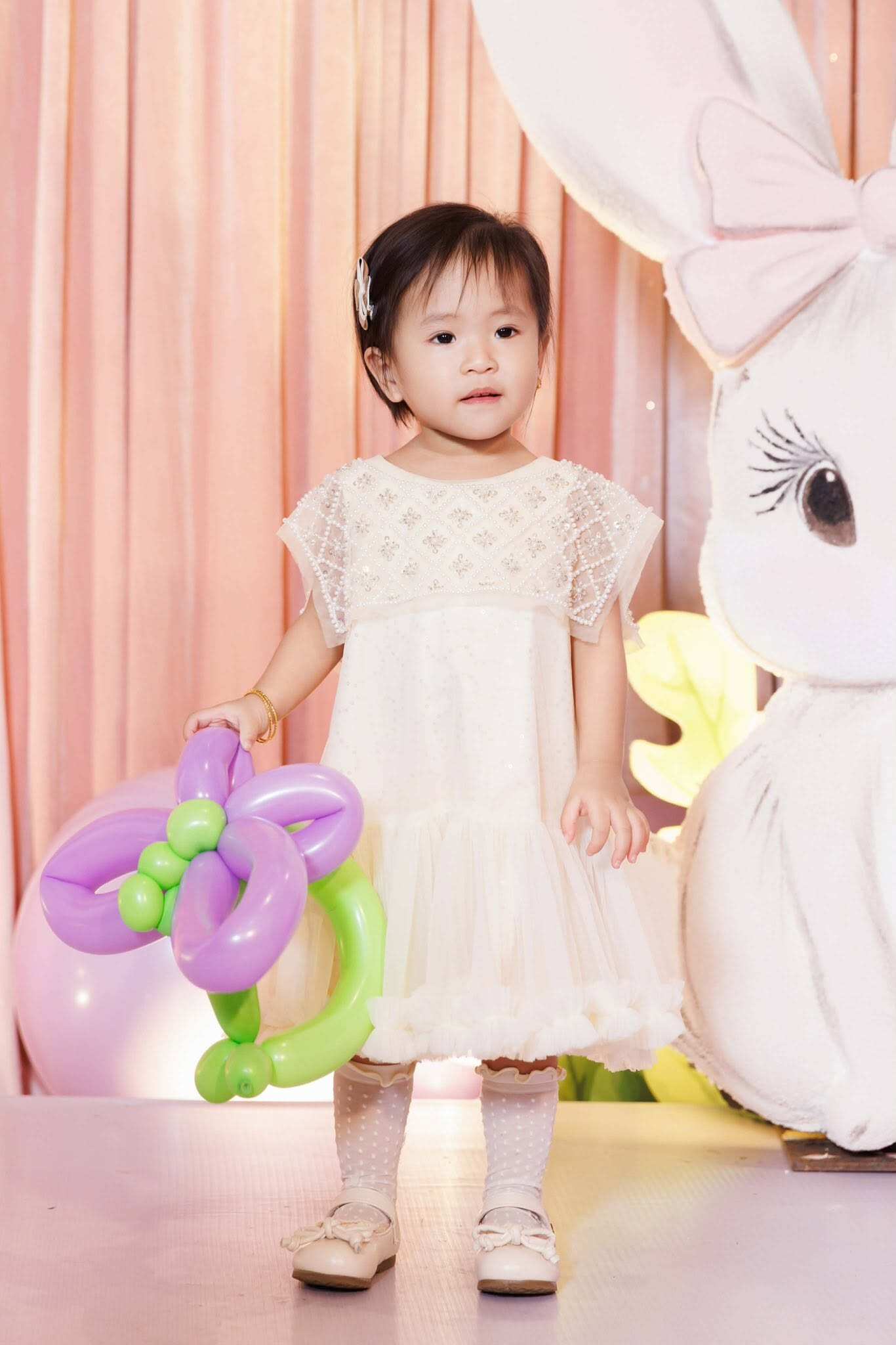 Con gái Thanh Trúc sở hữu vẻ ngoài đáng yêu, được nhận xét là bản sao nhí của Châu Khải Phong.