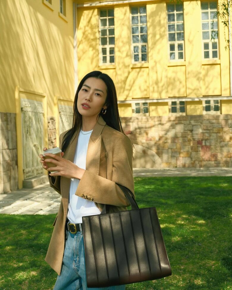 Gái xinh lọt Top 10 người mẫu được trả lương cao nhất thế giới U40 có vòng eo nhỏ xíu, nụ cười amp;#34;đốn timamp;#34; cõi mạng - 4