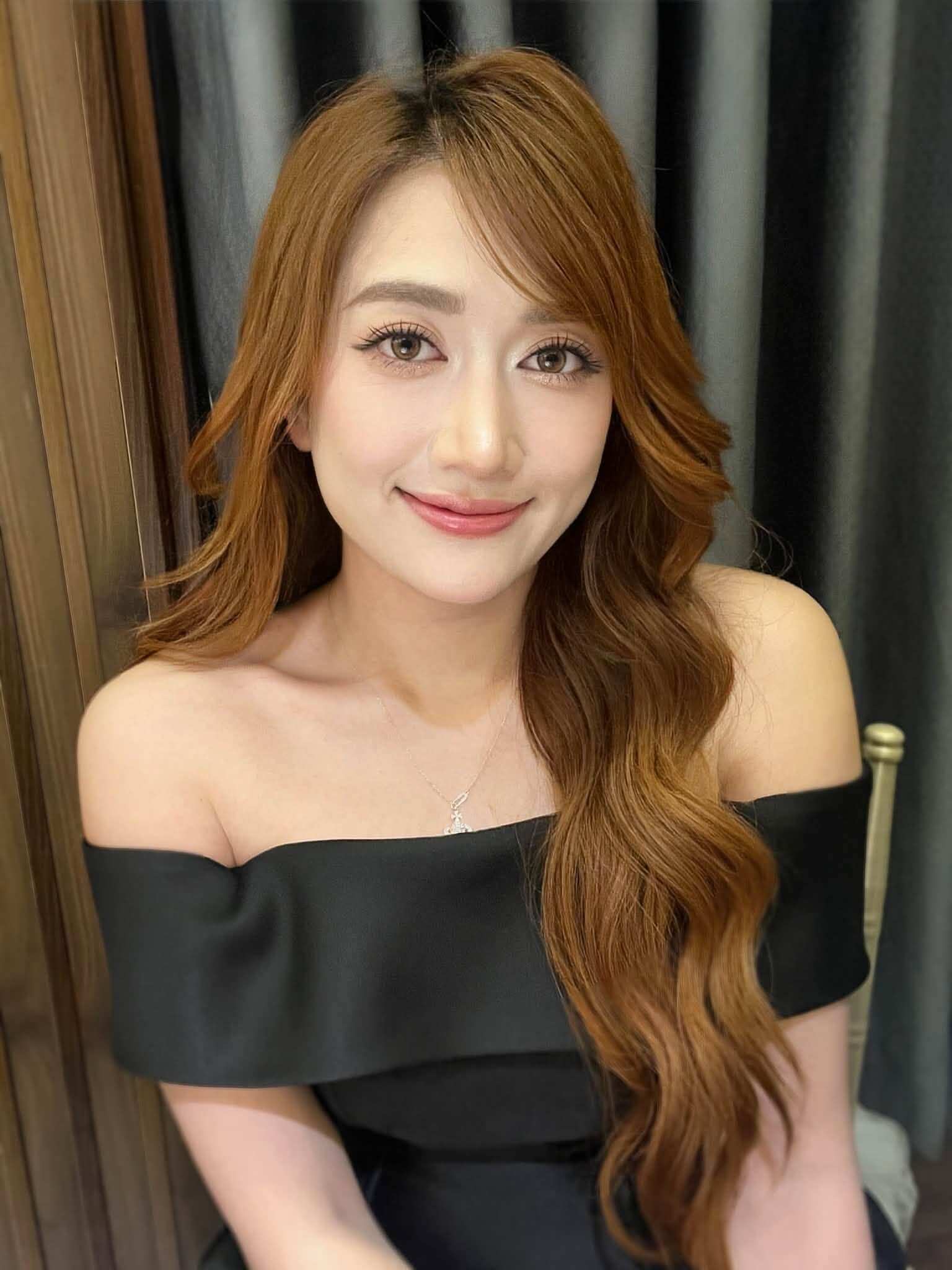 Sau khi sửa mũi, Phương Lan được khen ngày càng nhuận sắc.