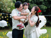 Giải trí - Con gái Thanh Trúc xinh như công chúa khi tròn 2 tuổi, khung ảnh gia đình hút hàng chục nghìn like