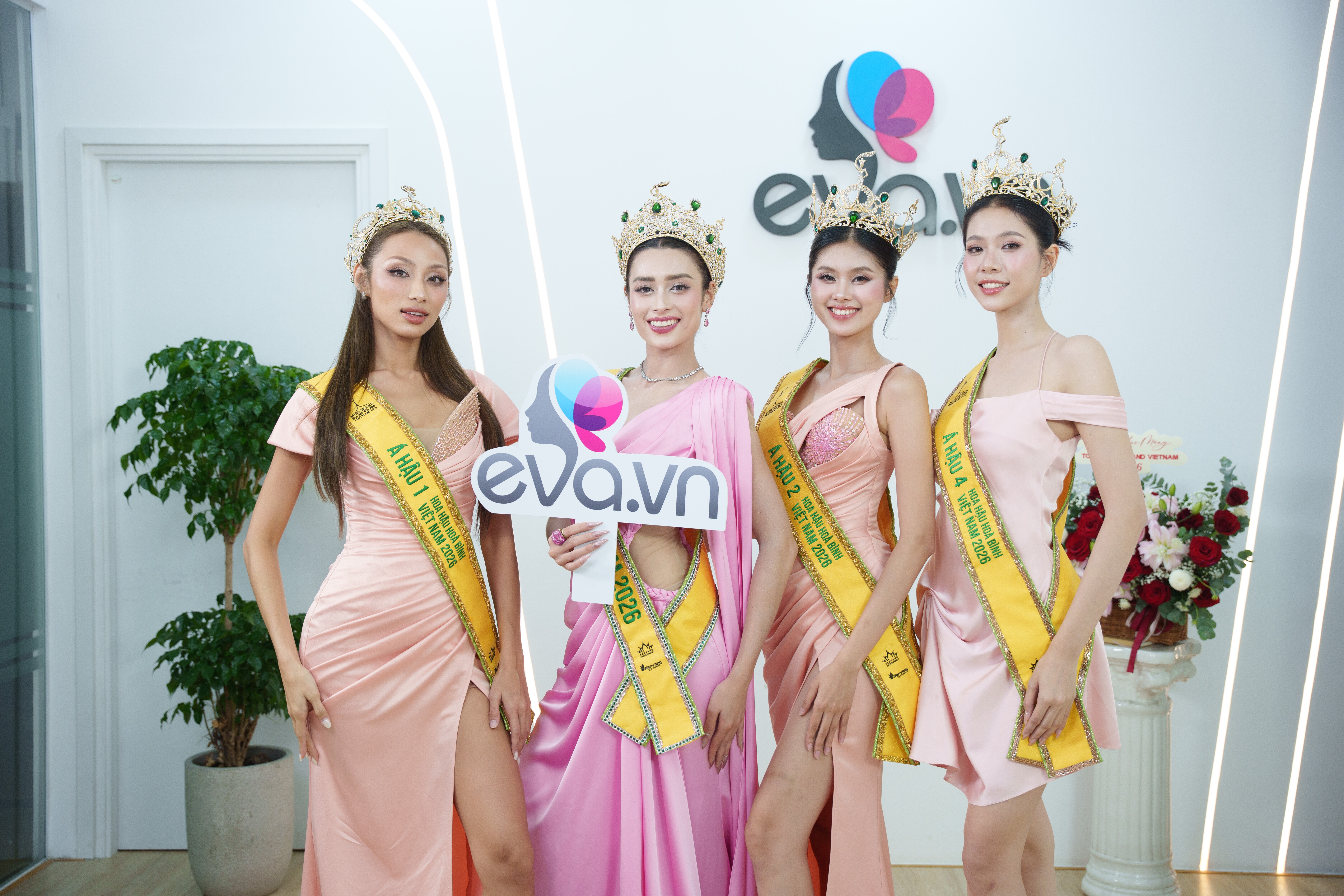 Miss Grand Vietnam 2026 Emoura Phạm: amp;#34;Tôi cố gắng học tiếng Việt để tốt hơn mỗi ngàyamp;#34; - 14
