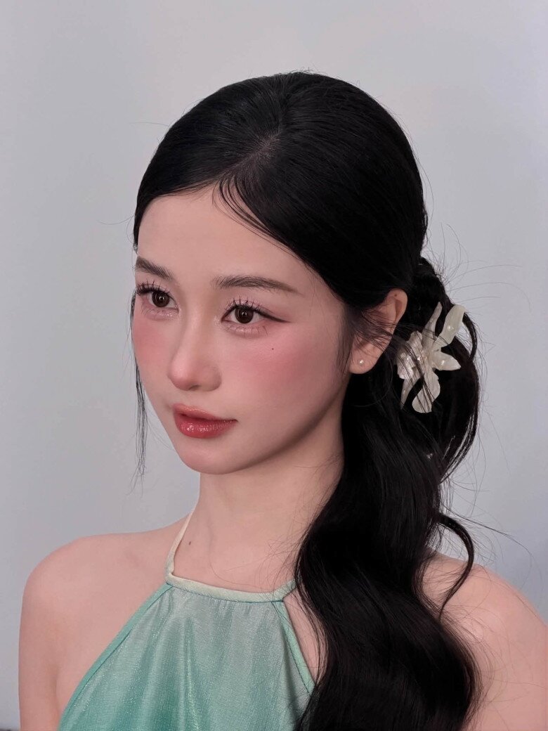 Jun Vũ được biết đến với công việc người mẫu cho nhiều thương hiệu thời trang từ khi 15 tuổi.