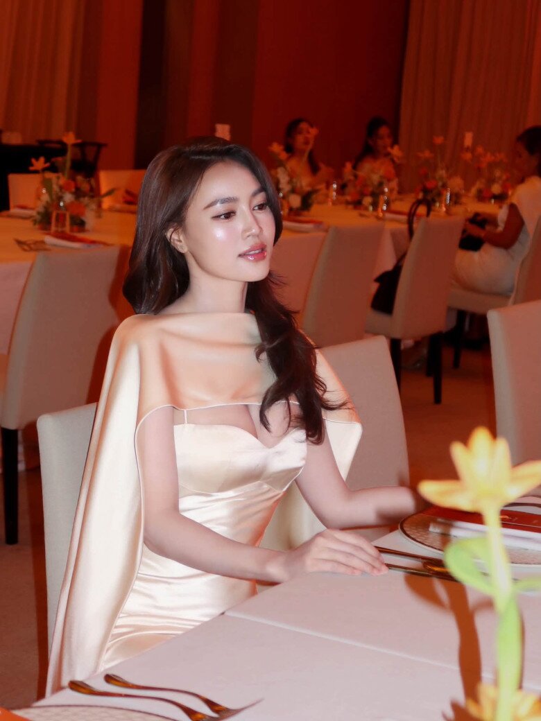 Trên trang cá nhân, Lan Ngọc chăm chỉ cập nhật cuộc sống đời thường.