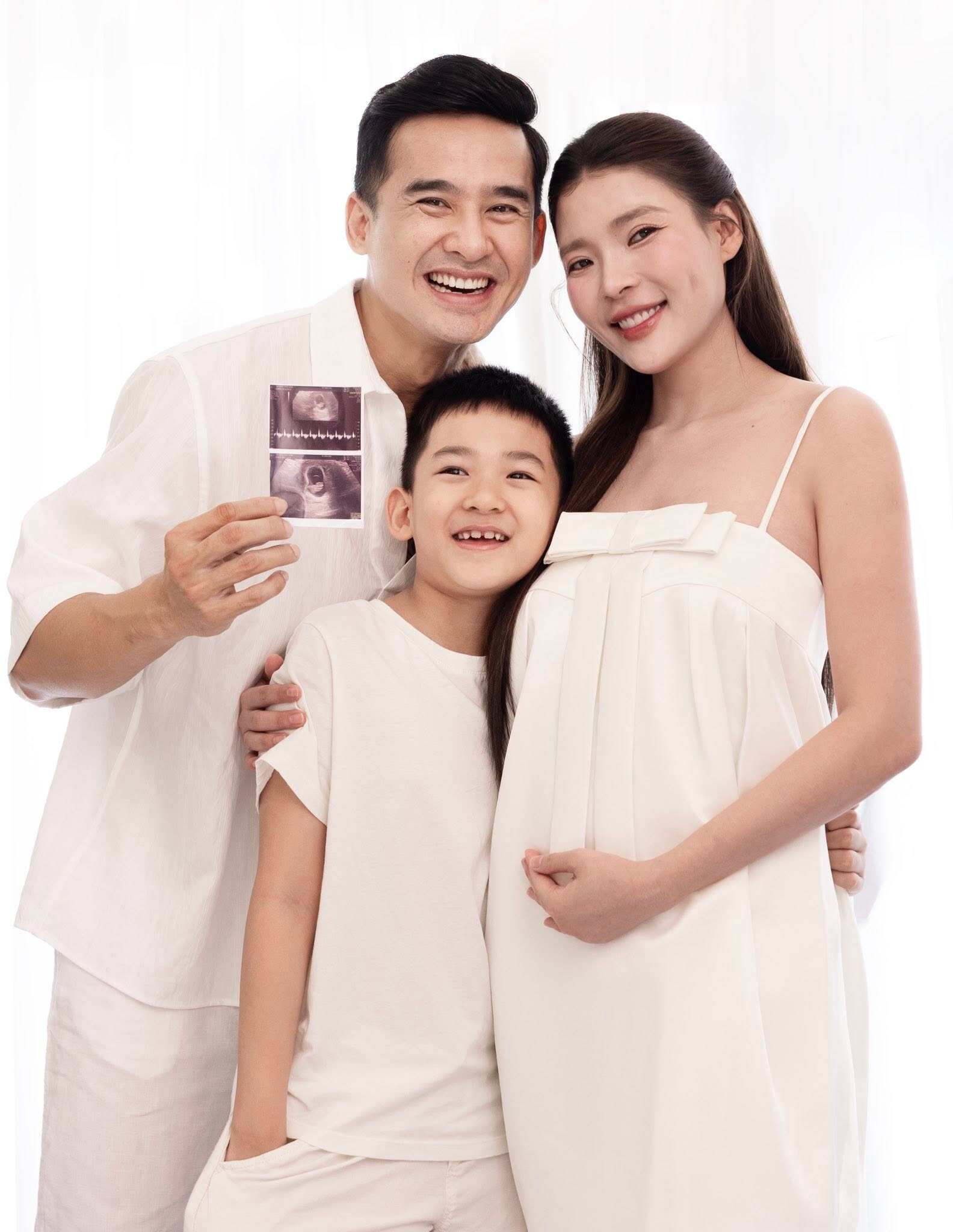 Thúy Diễm xác nhận mang thai lần 2 hồi tháng 5/2026. 