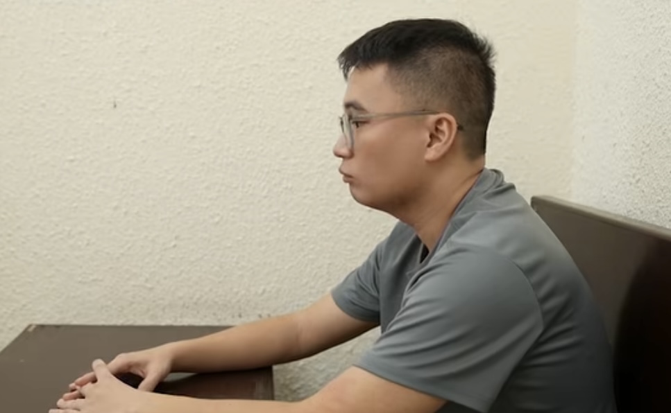 Bị can Nguyễn Hà Duy tại cơ quan điều tra. Ảnh: VTV