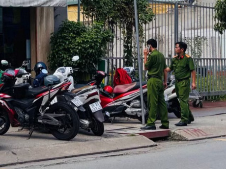 Giáo viên mầm non bị tố bắt trẻ ngủ trước cửa nhà vệ sinh