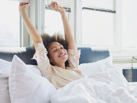 Dậy sớm tập thể dục hay ngủ đủ giấc: Điều gì mới thực sự giúp bạn sống thọ hơn?