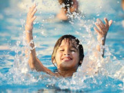 Sức khỏe - Bệnh viện Nhi Trung ương phát đi cảnh báo về loại virus đang tăng nhanh, nhiều trẻ lây nhiễm chéo từ bể bơi