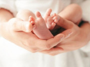 Sức khỏe - Sau 15 năm gian nan “tìm con”, người phụ nữ U50 vỡ òa hạnh phúc khi đón 3 thiên thần nhỏ cùng lúc