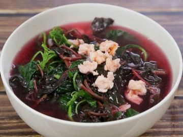Loại rau chứa hàm lượng sắt nhiều hơn cả thịt bò, giá chỉ vài nghìn đồng/bó, chị em đi chợ thấy mua ngay về dùng
