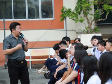 Học sinh TP.HCM tựu trường sớm, hơn 2,62 triệu em bước vào năm học mới