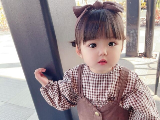 Cháu gái chào đời Tết Trung thu ông nội đặt tên Nguyễn Thị Hồng Bưởi, bố sửa thành tên khác hay và ý nghĩa hơn