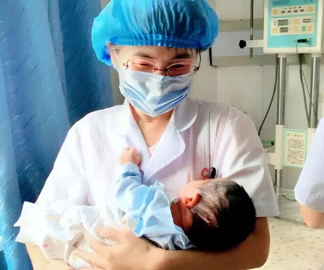 7 tiếng sau sinh, em bé từ trai thành gái, cả nhà sản phụ chết lặng trước kết quả ADN - 1