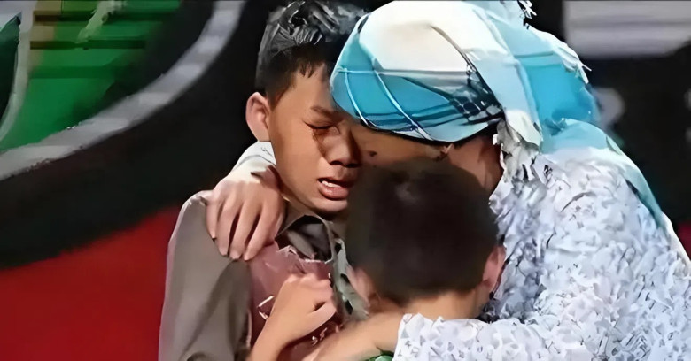 Thấy hoàn cảnh đáng thương của cậu bé, nhiều mạnh thường quân đã ủng hộ Lục Cân. (Ảnh: Sohu)