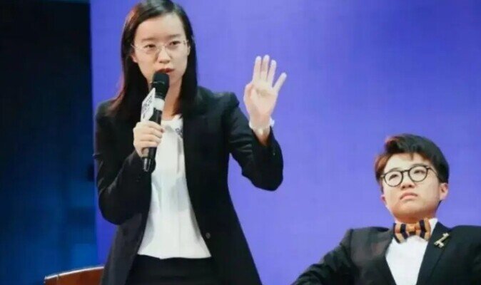 Bị cô giáo trả về vì học kém, bố mẹ liều vay 3,3 tỷ cho con gái sang Mỹ du học và cái kết đổi đời - 5