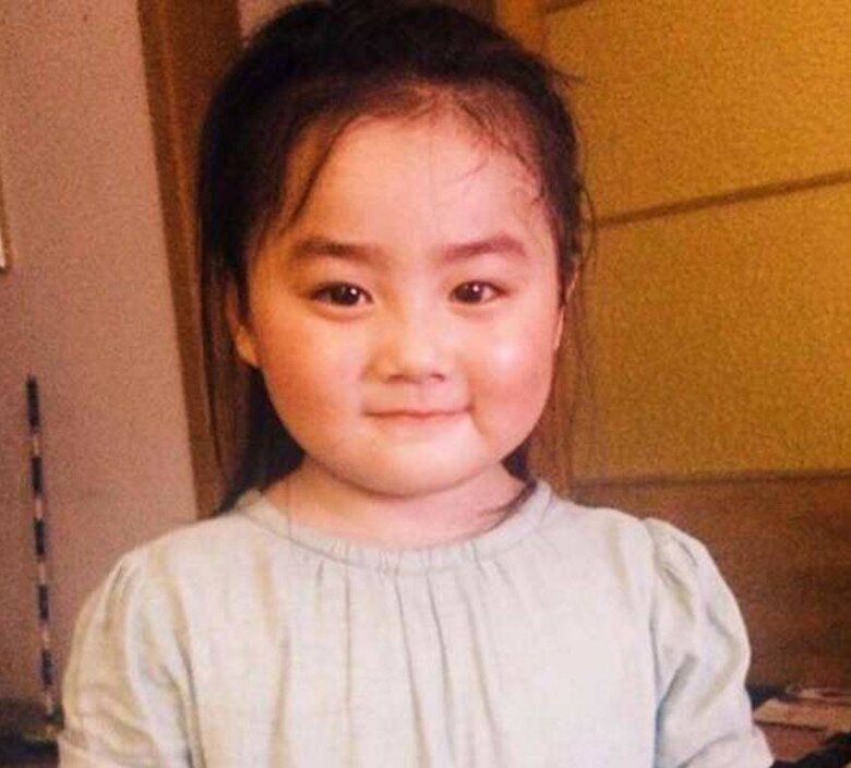 Con gái xinh như hoa, mắt to, da trắng, về ở quê với ông bà được 1 tháng, mẹ về đón mà không tin nổi - 4
