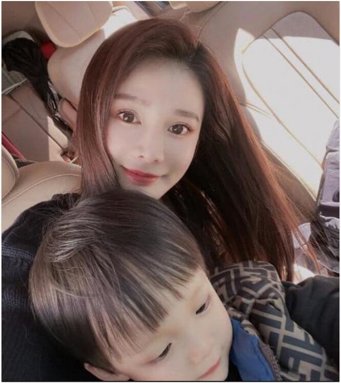 amp;#34;Gái xấuamp;#34; mất 6 năm dao kéo để trở thành mỹ nhân nổi tiếng, con sinh ra khiến tất cả sửng sốt - 4