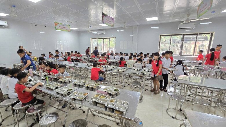 Cơm 30 nghìn cùng khu ngủ trưa của học sinh trường công ở Hưng Yên gây xôn xao MXH - 6