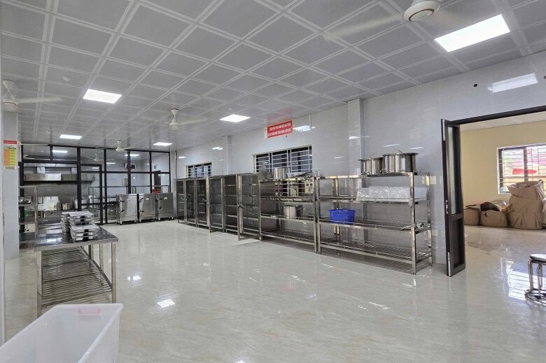 Cơm 30 nghìn cùng khu ngủ trưa của học sinh trường công ở Hưng Yên gây xôn xao MXH - 2