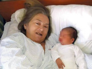 Yêu con - Mẹ U60 mới có con, vừa sinh xong chồng vào nhìn 1 cái liền chia tay, lý do bất ngờ
